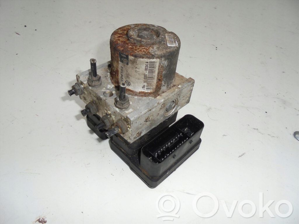 Volkswagen Golf V Bomba de ABS 