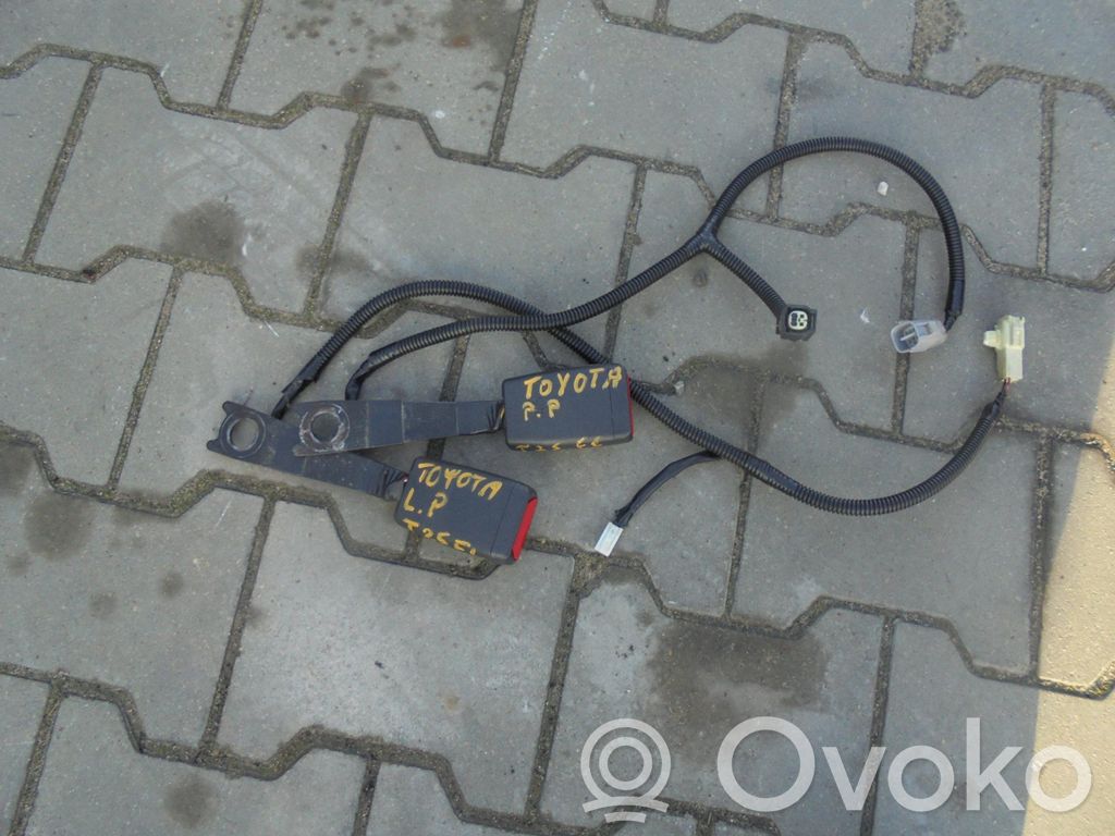 Toyota Avensis T250 Front seatbelt buckle 