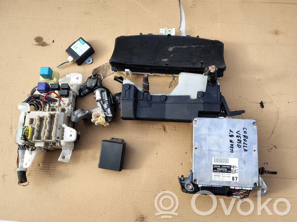 Toyota Corolla Verso E121 Engine control unit/module 