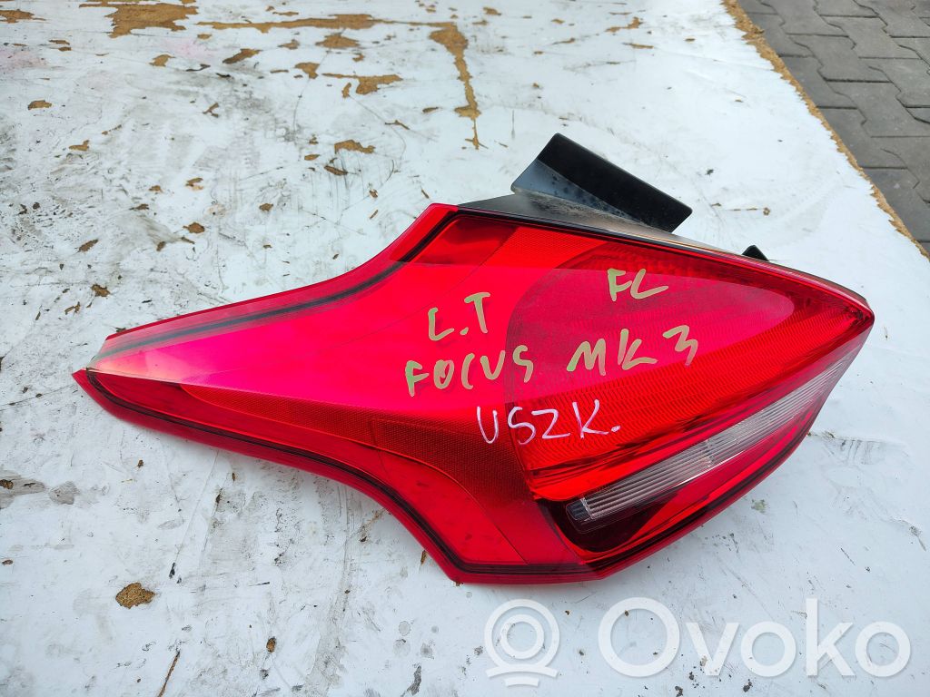 Ford Focus Aizmugurējais lukturis virsbūvē 