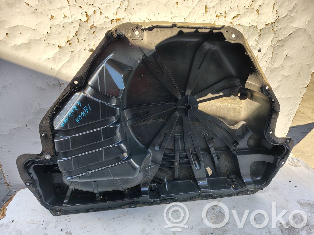 Renault Megane III Podłoga bagażnika 