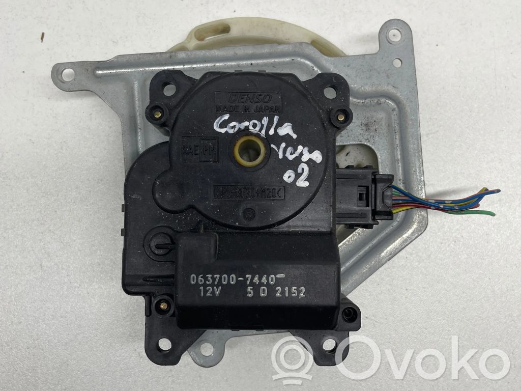 Toyota Corolla Verso E121 Silniczek nagrzewnicy 