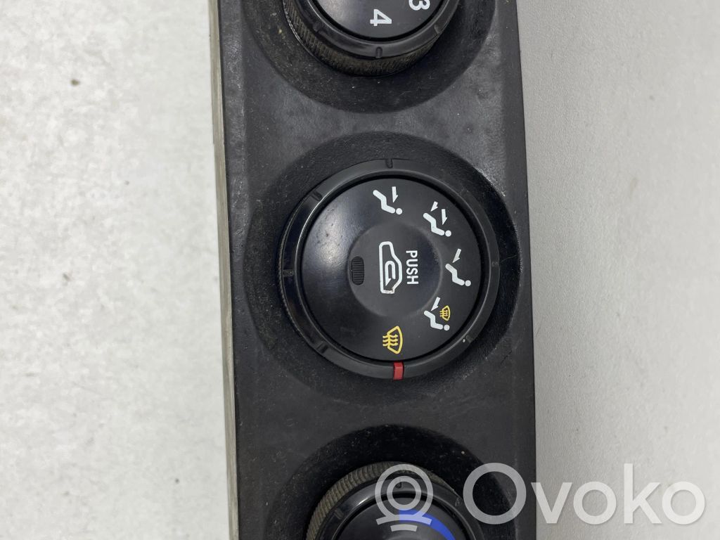 KIA Sorento Climate control unit 