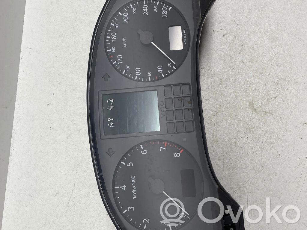 Audi A8 S8 D2 4D Speedometer (instrument cluster) 