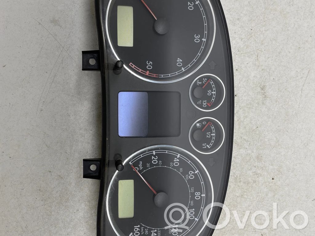Volkswagen PASSAT B5.5 Speedometer (instrument cluster) 