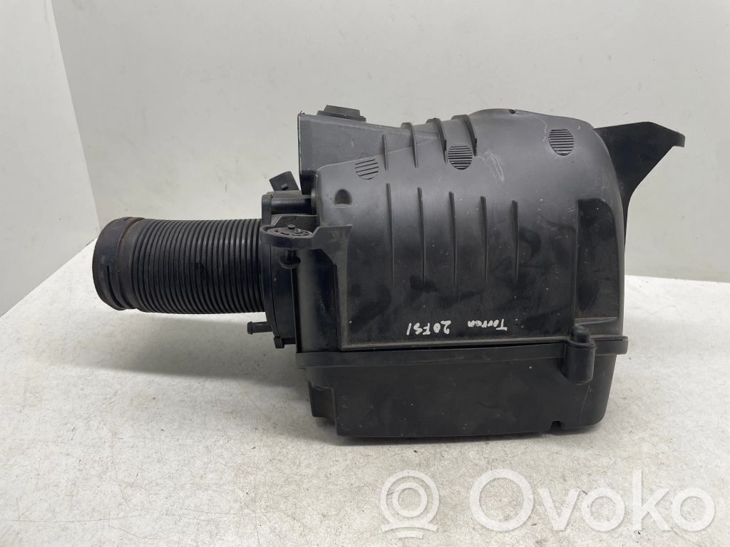 Volkswagen Touran I Air filter box 
