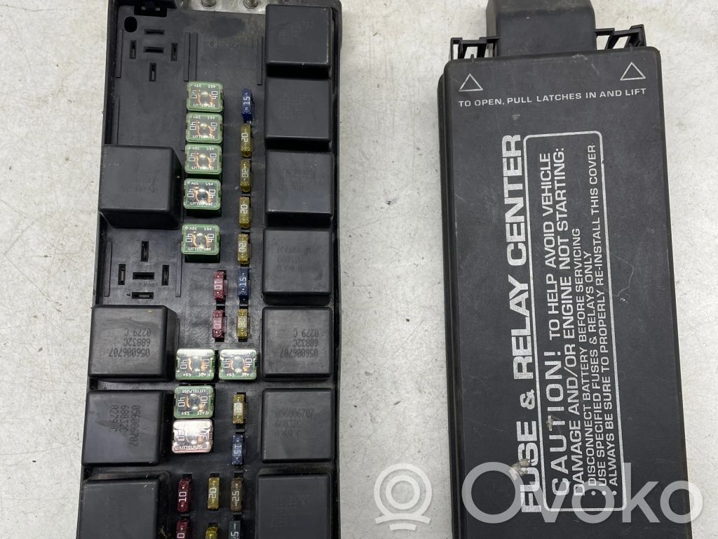Chrysler Voyager Fuse box set 
