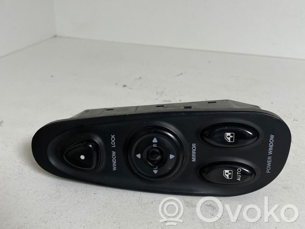 Hyundai Coupe Electric window control switch 