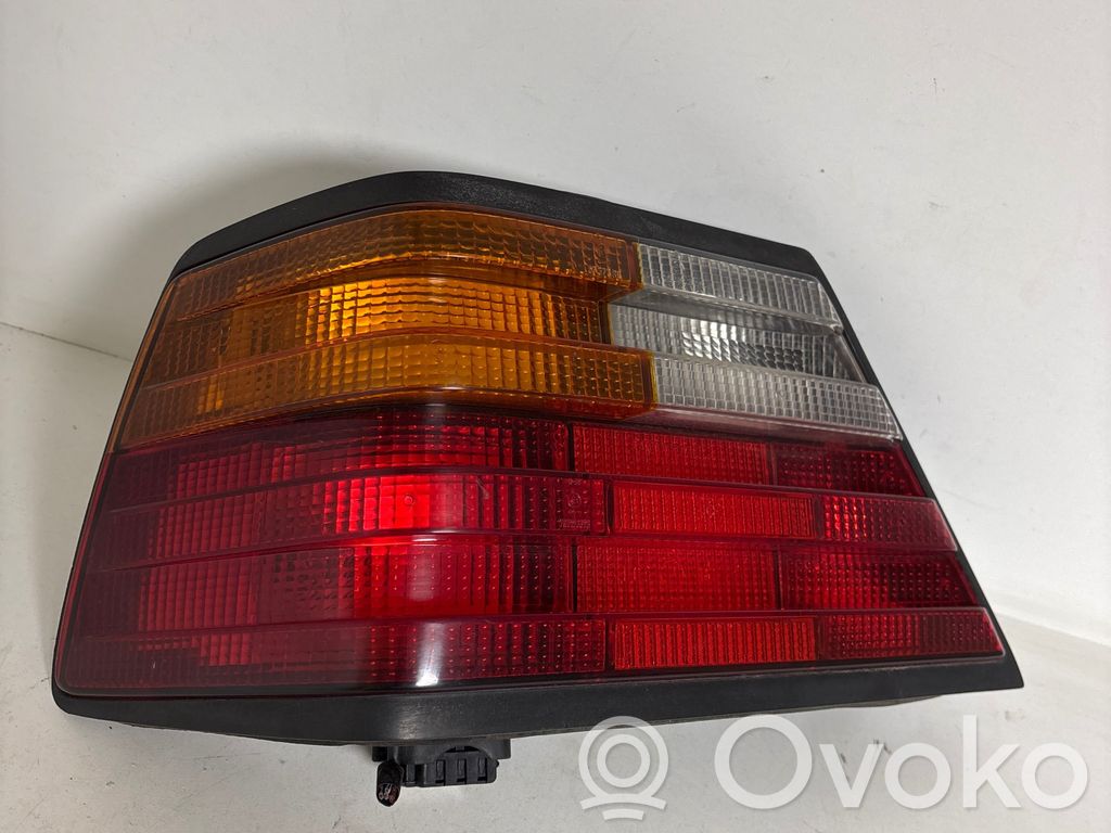 Mercedes-Benz E W124 Lampa tylna 