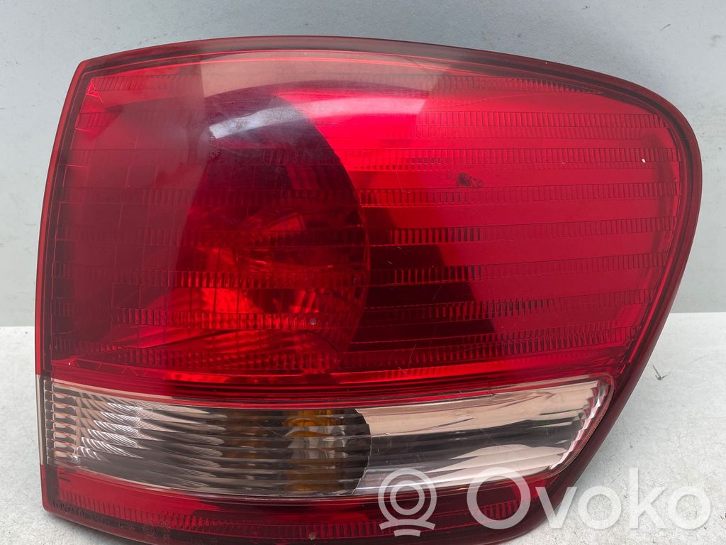 Toyota Avensis Verso Rear/tail lights 