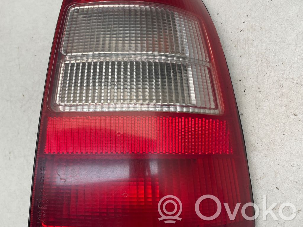 Opel Vectra B Lampă spate în caroserie 
