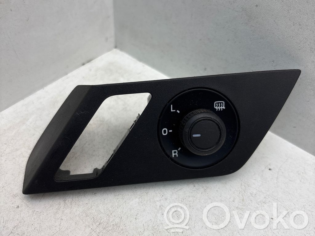Volkswagen Caddy Wing mirror switch 
