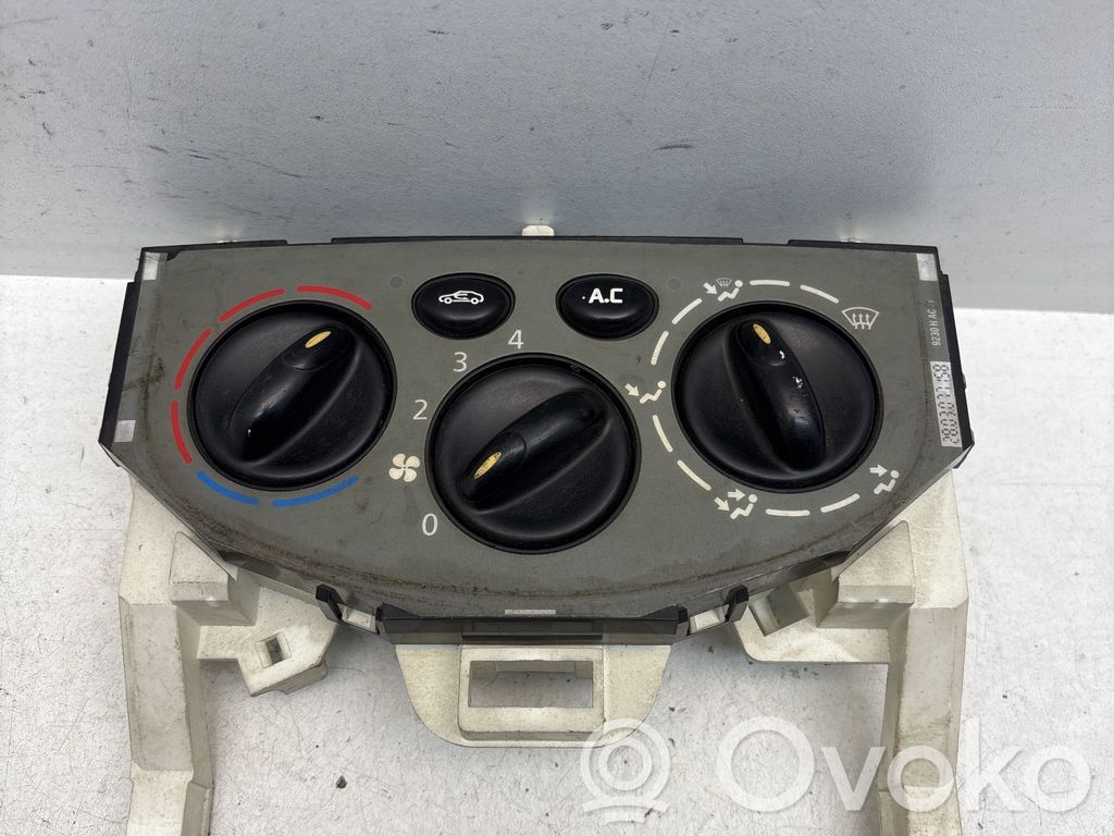 Opel Vivaro Climate control unit 