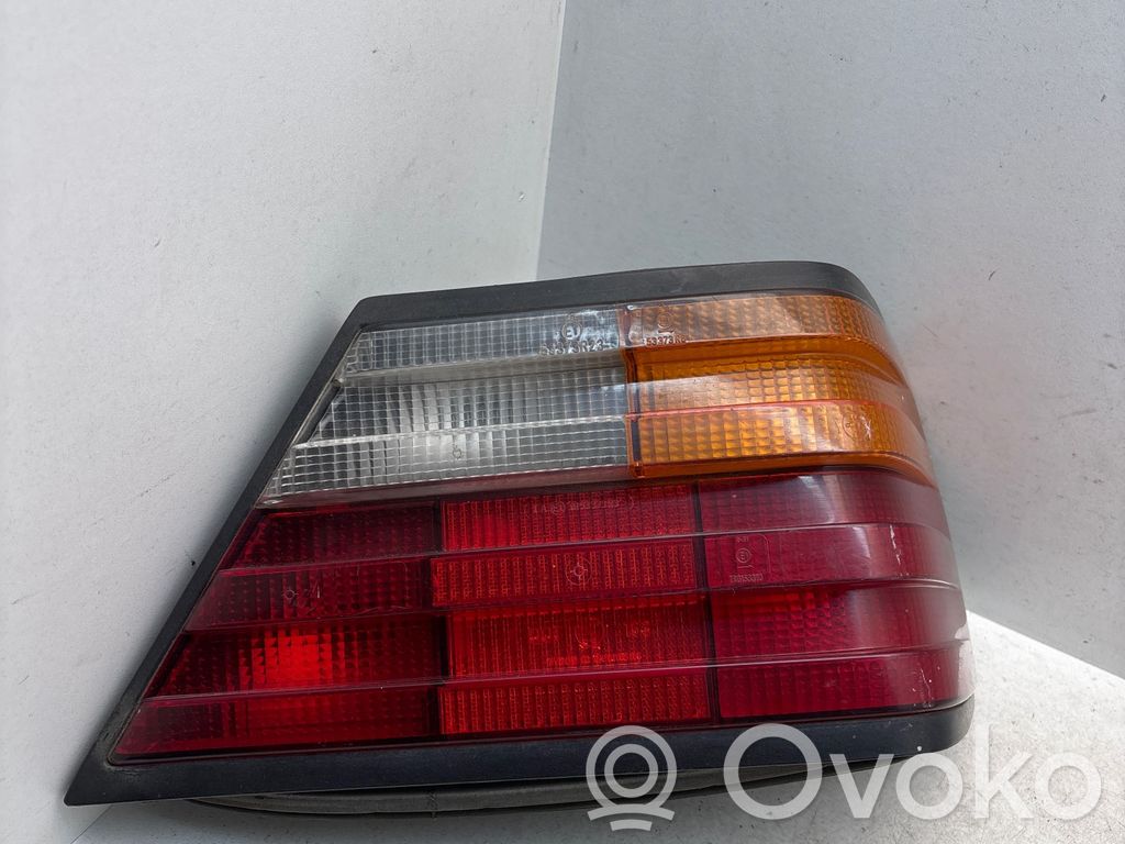 Mercedes-Benz E W124 Lampa tylna 