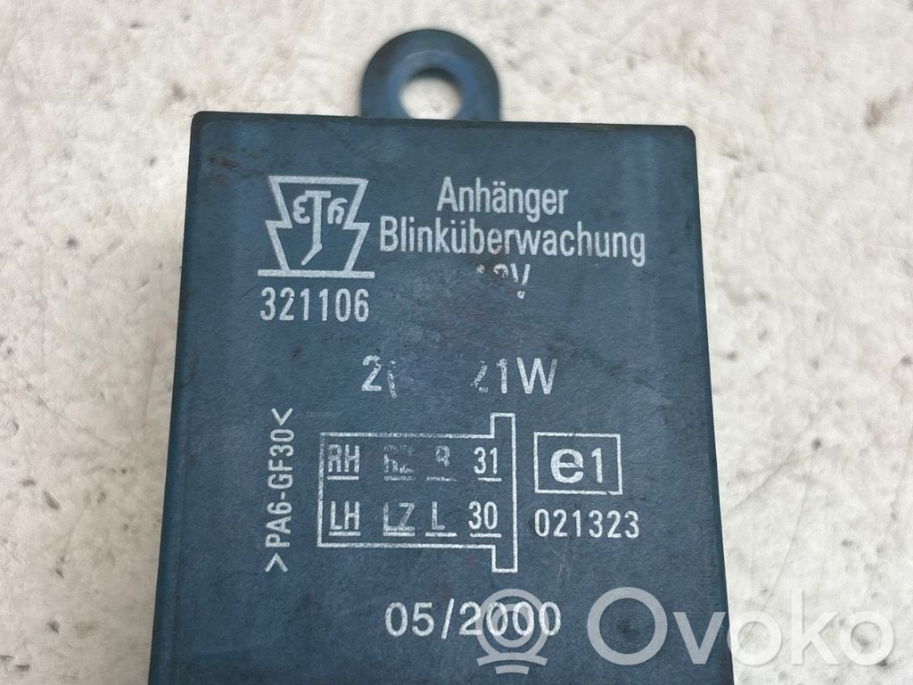 Volkswagen PASSAT B5 Vetokoukun rele 