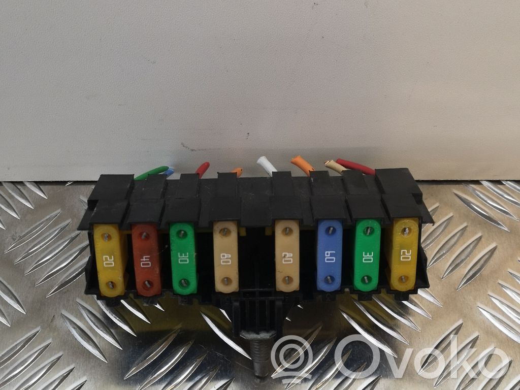 Peugeot 5008 Fuse module 