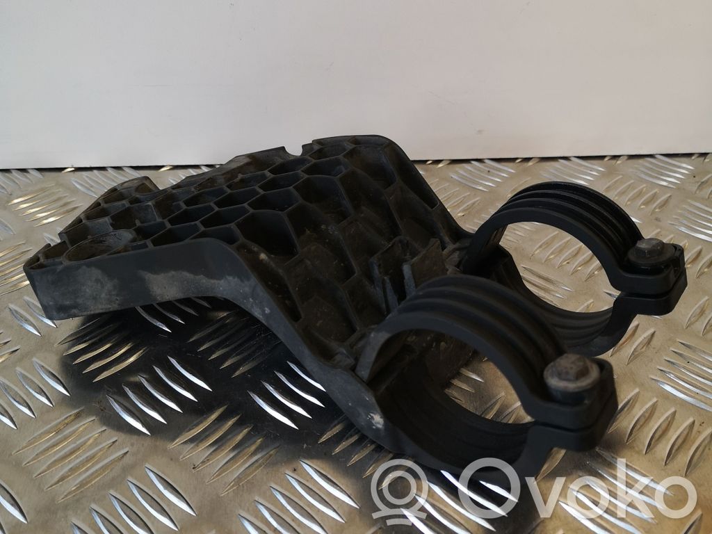 BMW X5 E70 Fuel filter bracket/mount holder 