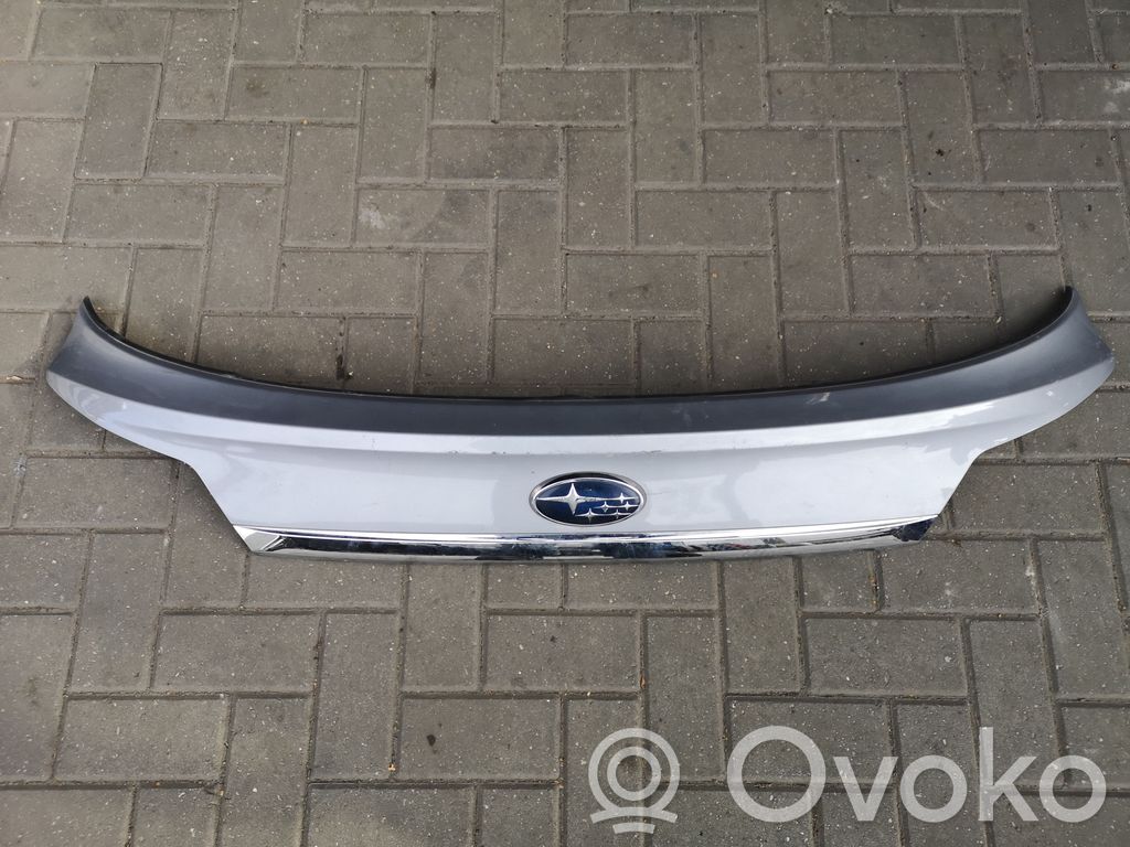Subaru Outback Tailgate trim 