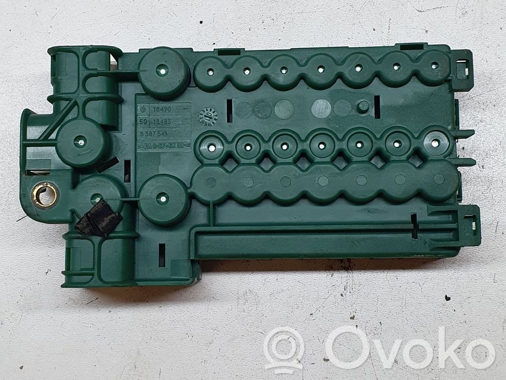 BMW 5 E39 Saugiklių blokas 