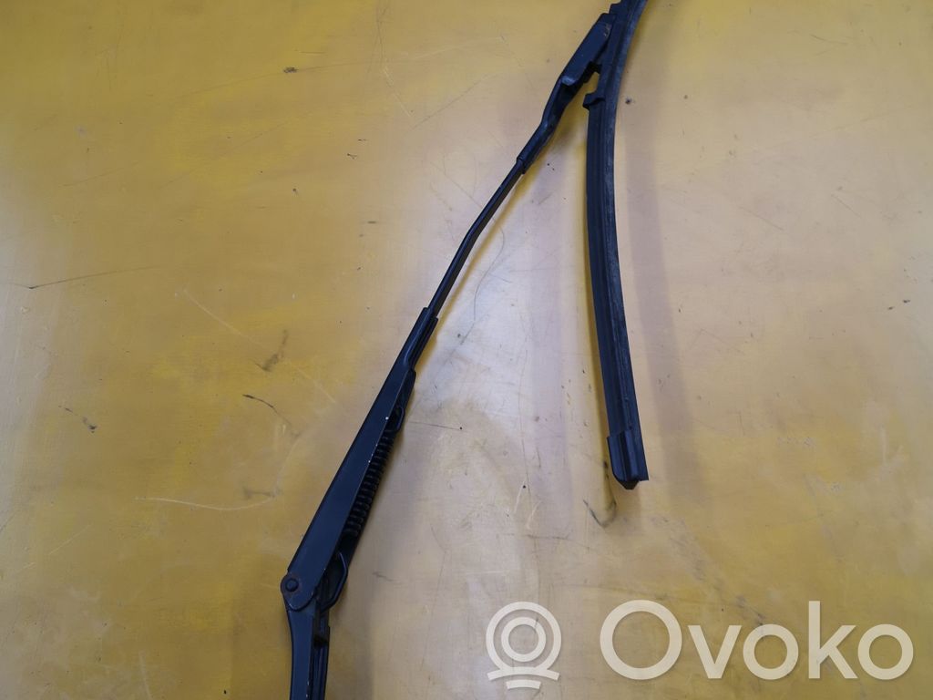 KIA Ceed Front wiper blade arm 
