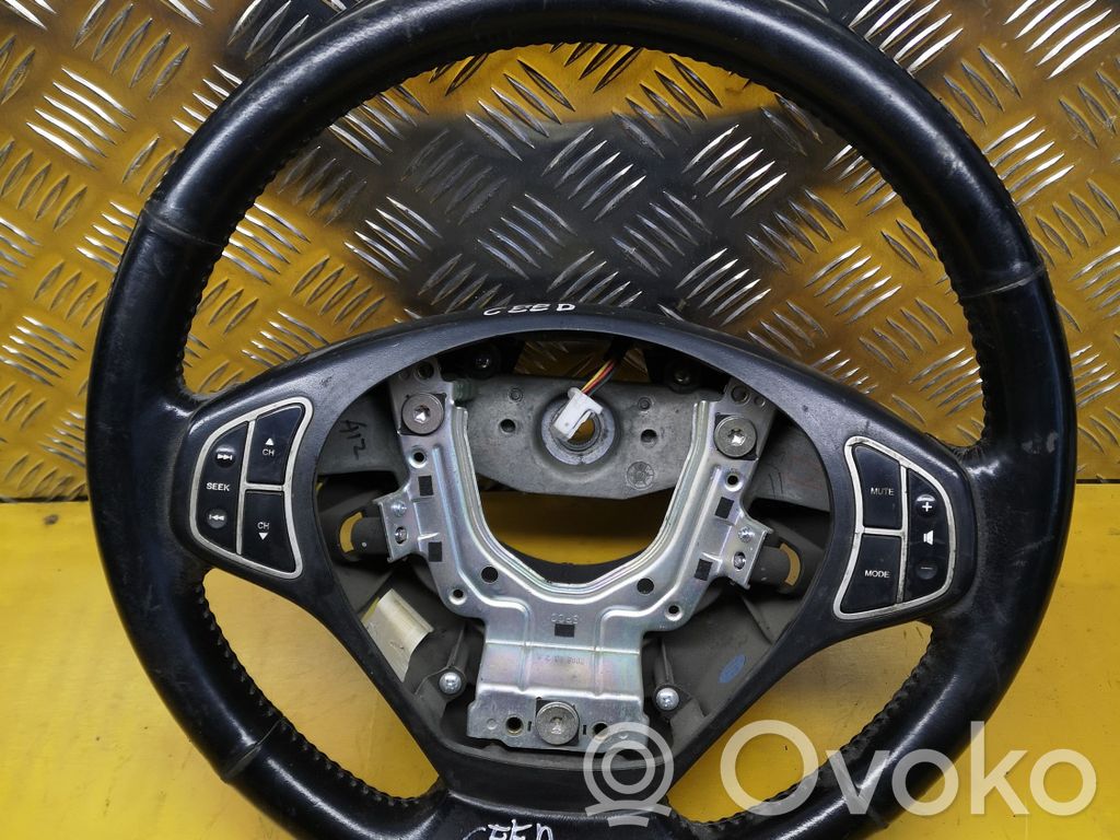 KIA Ceed Stūre 