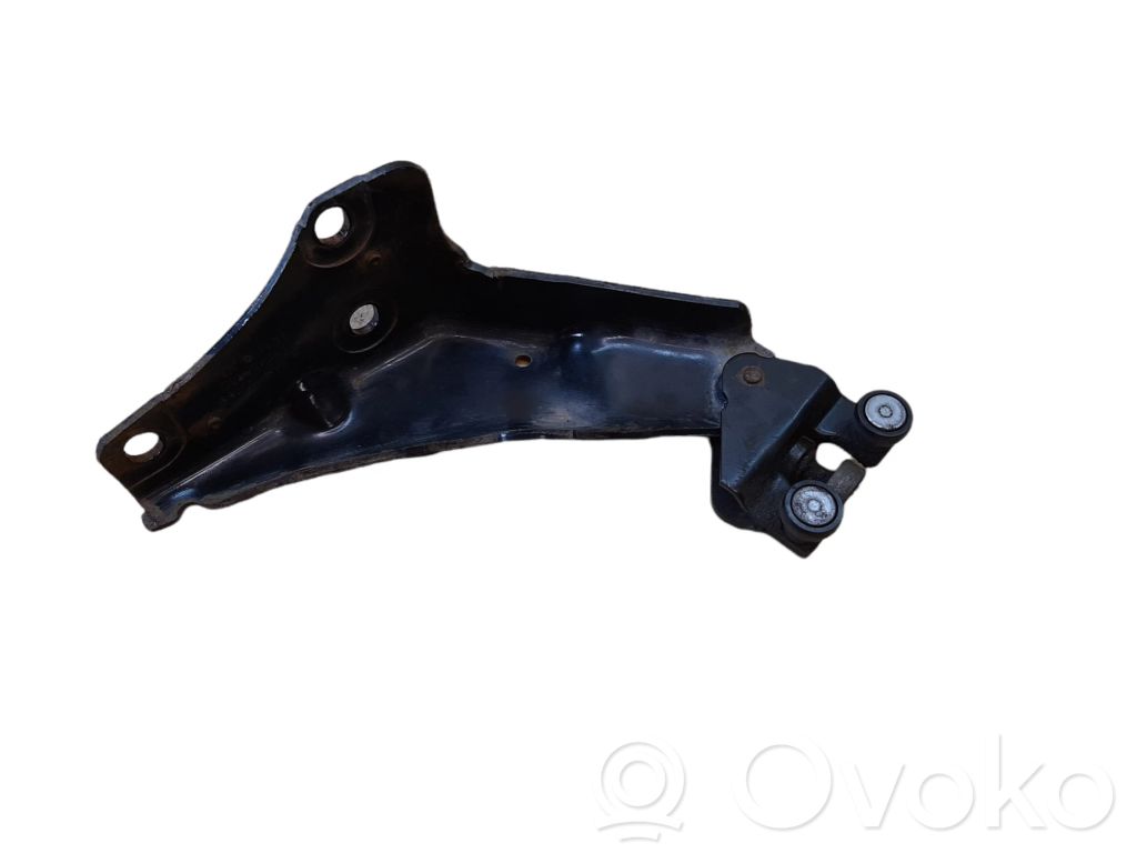 Citroen Berlingo Sliding door lower roller guide/hinge 