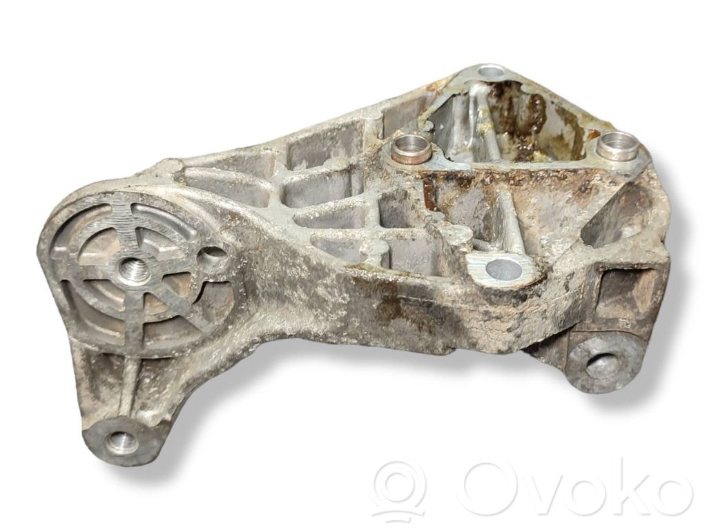 Iveco Daily 6th gen Generator/alternator bracket 