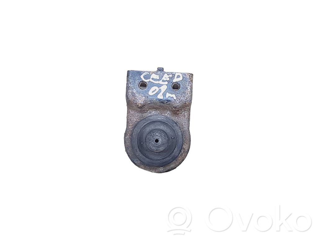 Radiator mount bracket