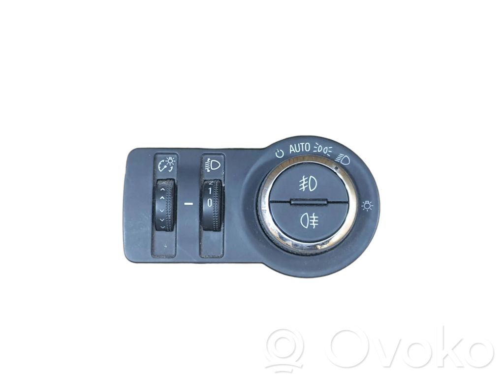 Opel Astra J Lukturu slēdzis 
