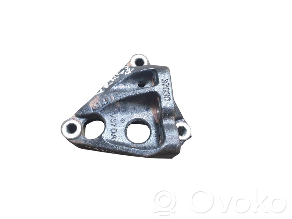Engine mounting bracket   37030,V37DA