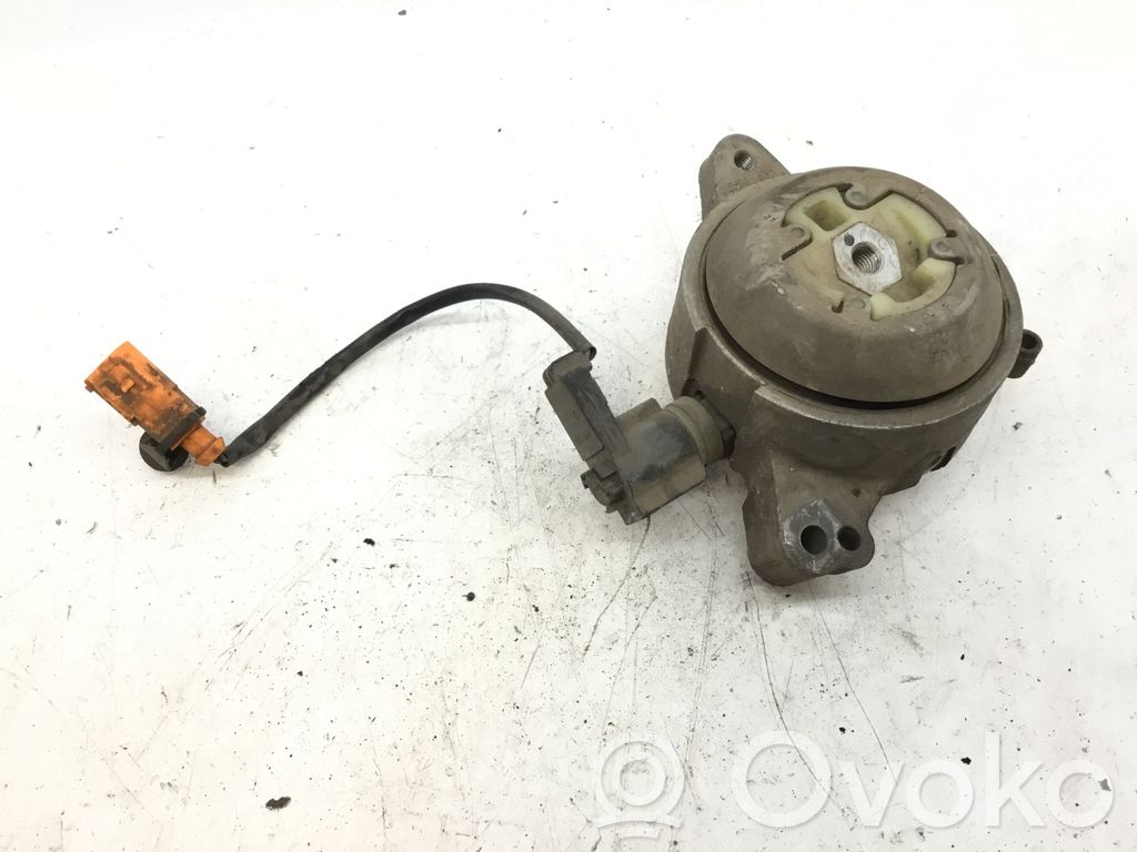 Audi A8 S8 D4 4H Gearbox mount 