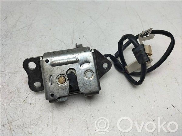 Toyota Yaris Takaluukun/tavaratilan lukon vastakappale 