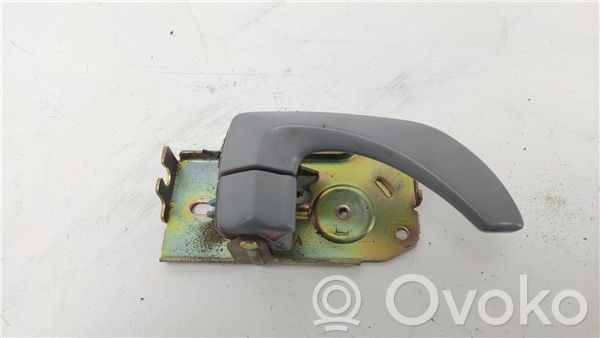 Manecilla interna puerta delantera   D4CB,826203E000CY