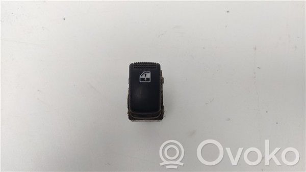 Electric window control switch   D4CB,935803E200BL