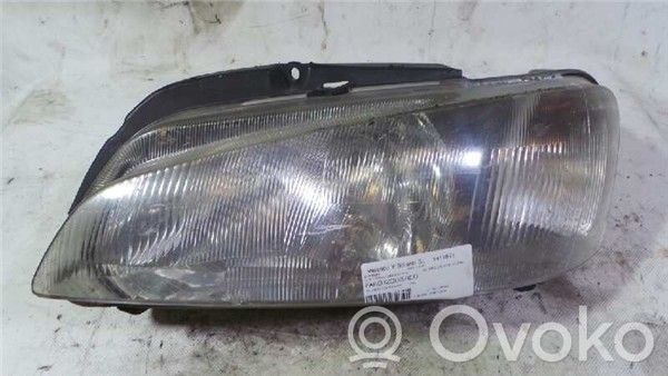 Peugeot 106 Lampa przednia 