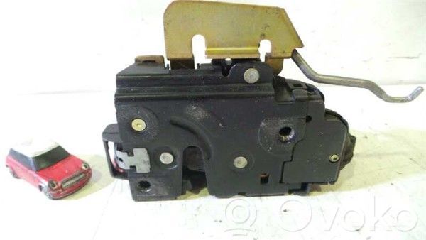 Audi A6 S6 C5 4B Serratura portiera anteriore 