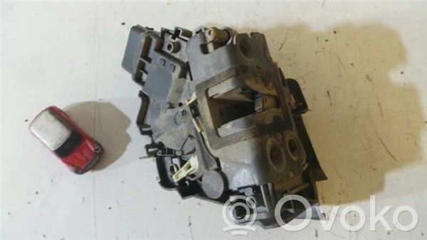 Priekšpusē slēdzene   KKDA,3M5AR21813ER