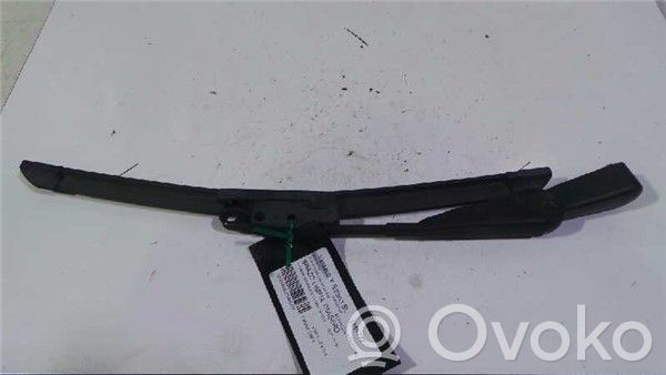 Hyundai Matrix Brazo del limpiaparabrisas trasero 