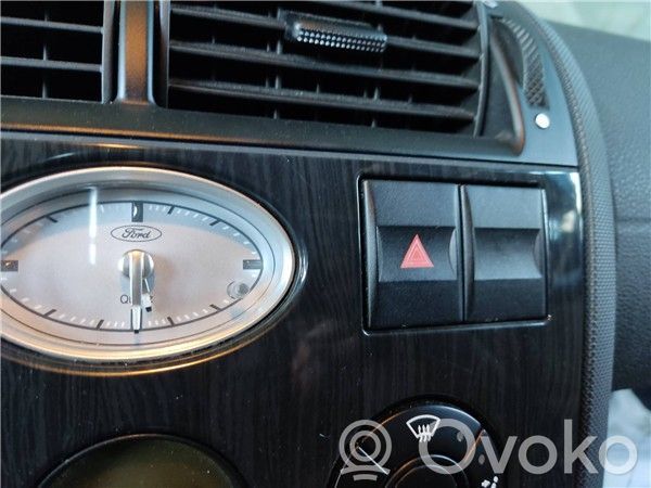 Ford Mondeo Mk III Avarinių žibintų jungtukas 