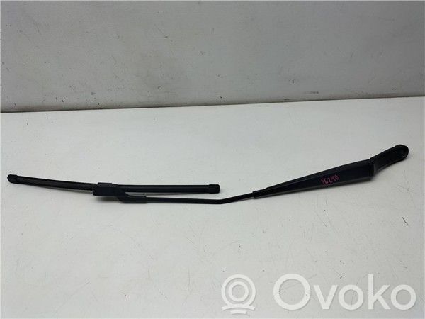 Skoda Superb B6 (3T) Front wiper blade arm 