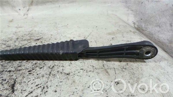 Renault Laguna I Brazo del limpiaparabrisas delantero 