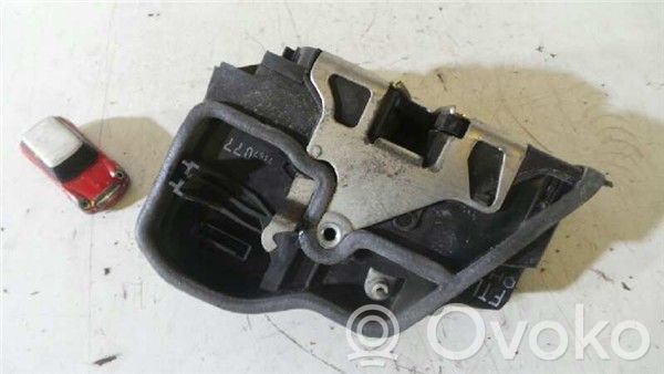 Cerradura de puerta delantera   204D4D,7167077