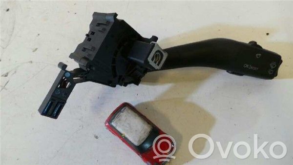 Skoda Octavia Mk2 (1Z) Interruptor del limpiaparabrisas 