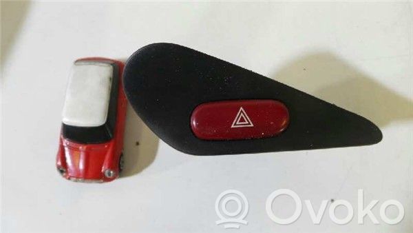 Peugeot 406 Avarinių žibintų jungtukas 