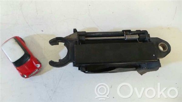 Manecilla externa puerta delantera   8D0837208A