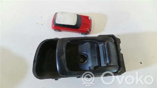 Nissan King Cab, Navara Manecilla interna puerta trasera 