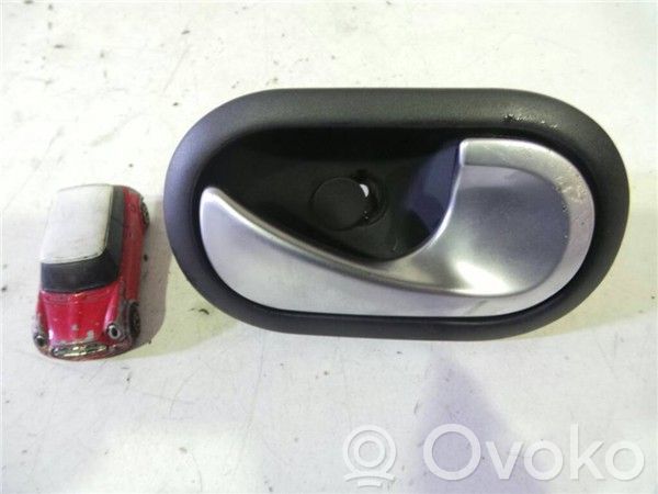 Manecilla interna puerta delantera   K9K750,31058