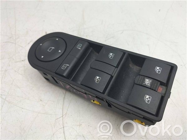 Opel Astra H Sähkötoimisen ikkunan ohjauskytkin 
