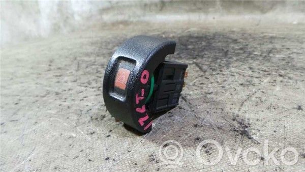 Opel Astra G Hazard light switch 