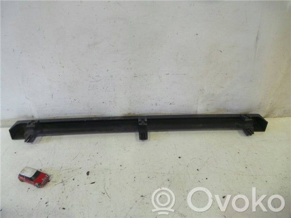 Ford Fiesta Grilă capotă 